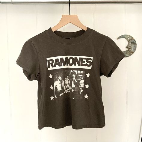 H&M Divided Ramones graphic-t dark gray size XS Ramones Shirt, Pinterest Wardrobe, 2024 Vision, Ramones, Band Shirts, Dark Gray, H&m, Loose Fitting, Band