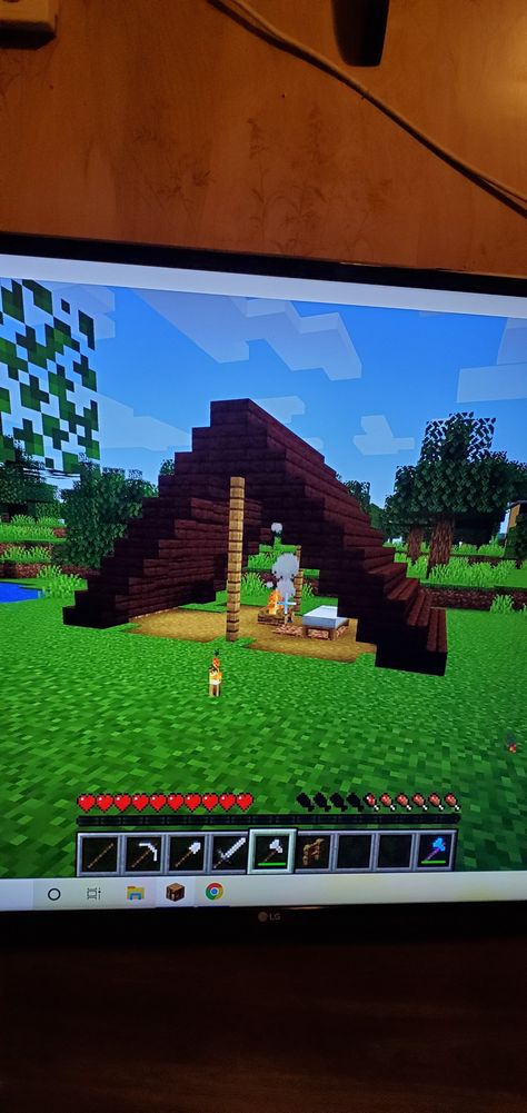 Campfire, tent, bed. Camping Tent In Minecraft, Campfire Minecraft Ideas, Minecraft Tent, Minecraft Camp, Mc Builds, Camp Ground, Tent Bed, Minecraft Interior, Minecraft Interior Design