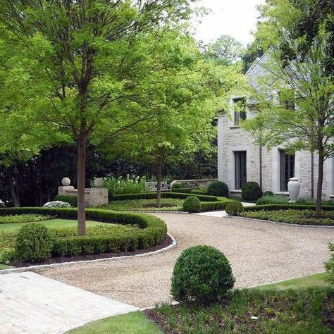 Circular Driveway Landscaping, Circle Driveway Landscaping, Circle Driveway, Boxwood Landscaping, Driveway Entrance Landscaping, Driveway Entrance, Driveway Design, Driveway Landscaping, Garden Paving