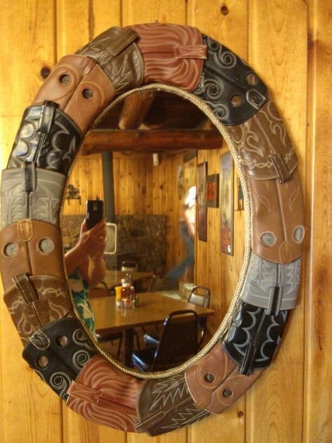 Mirror  made from cowboy boots. I want to make this with my son's old boots Repurposed Mirror Frame, Christmas Paintings On Wood, Cowboy Boot Crafts, Western Mirror, Old Cowboy Boots, Mirror Repurpose, Paintings On Wood, Cowboy Crafts, Driftwood Candle Holders