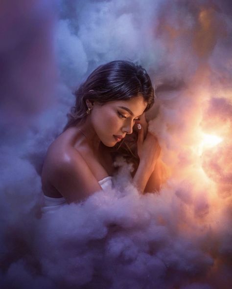 Head Angles, Cloud Photos, Clouds Photography, Creative Photoshoot Ideas, Creative Portrait Photography, Halloween Photoshoot, Photography Poses Women, In The Clouds, Creative Portraits