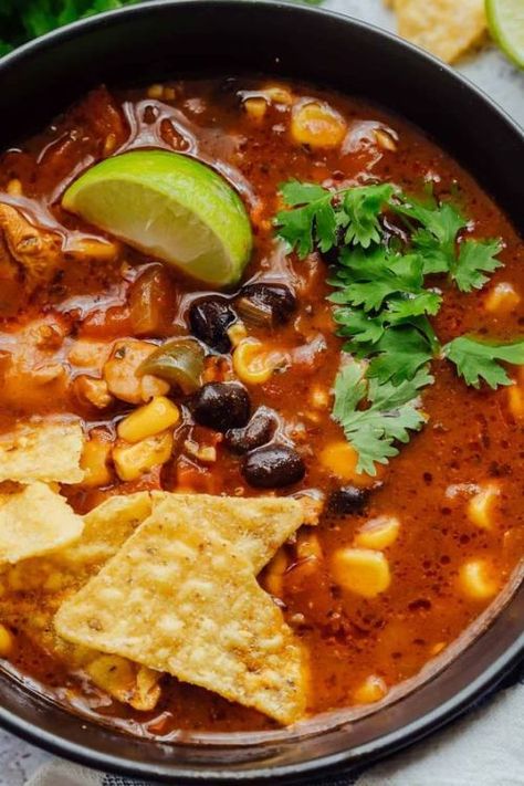 Chicken Soup With Cilantro, Tortia Soup Recipe, Salsa Soup Recipe, Mexican Tortilla Soup, Best Chicken Tortilla Soup, Fried Tortilla Chips, Mexican Chicken Soup, Crockpot Taco, Creamy Chicken Tortilla Soup