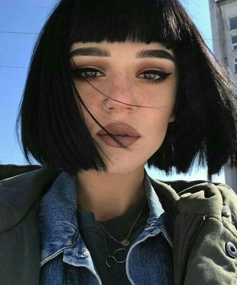 Black Hair Bangs, Short Black Hair, Corte Bob, Short Bangs, Punk Hair, Full Hair, Short Black Hairstyles, Short Pixie Haircuts, Halloween Hair