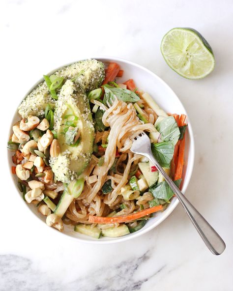 pad thai kelp noodles - Clean Food Dirty City Kelp Recipes, Chia Jam Recipe, Whole Bowl, Everyday Dinners, Kelp Noodles, Grilled Portobello, Kale Caesar Salad, Gluten And Dairy Free, Food Allergens