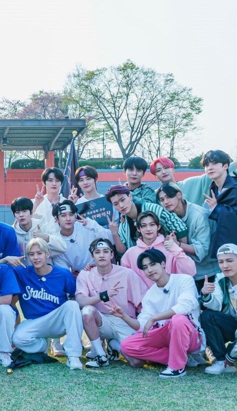 Skz Ateez, Mayfly, Best Kpop, Skz In Cute, Savage Kids, Pop Artist, World Domination, Kdrama Actors, Felix Stray Kids