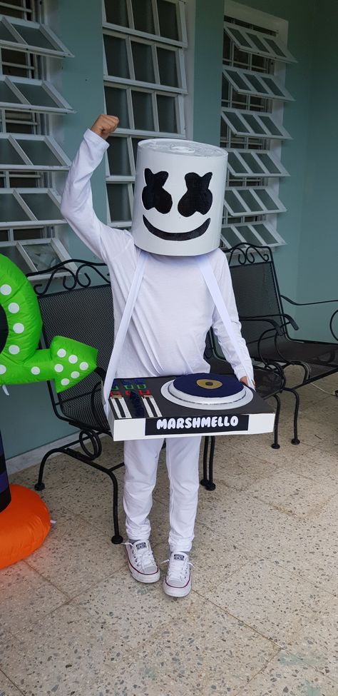 Marshmello diy costume kids Marshmello Costume, Halloween Costumes Boys, Halloween Kostüm Baby, Boys Halloween Costumes, Boys Halloween Costumes Diy, Diy Costumes Kids Boys, Marshmello Dj, Halloween Costumes Kids Boys, Best Friend Halloween Costumes