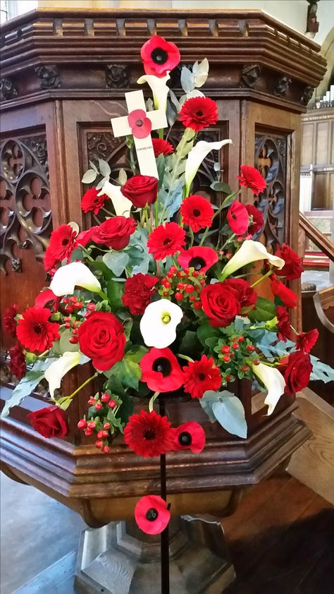 Newport Pagnell Parish Church 2016 - Remembrance Remembrance Flowers, Newport Pagnell, Remembrance Day Poppy, Hotel Flowers, Remembrance Sunday, Flower Arrangement Designs, Church Flower Arrangements, Christmas Floral Arrangements, Fourth Of July Decor