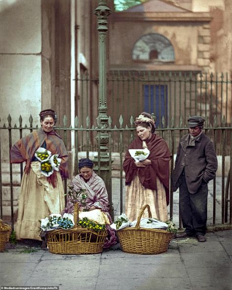 Victorian London in colour: Fascinating photos bring the city to life | Daily Mail Online Victorian London Street, Victorian Life, London School Of Economics, Flower Women, Victorian London, Old London, London Street, Charles Dickens, London Life