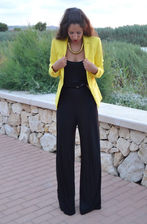 EXACTLY the Look I'm looking for! jumpsuit Blazer Amarillo Outfit, Blazer Wedding Guest Outfit, Yellow Blazer Outfit, Fall Wedding Outfits, Wedding Guest Outfit Fall, Yellow Blazer, Office Outfits Women, Yellow Jacket, Simply Chic