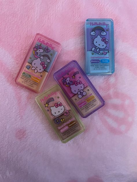 Sanrio Erasers, Dr Belongings, Sanrio Core, School Backpack Essentials, Kneaded Eraser, Kawaii School, Normal School, Cute Stationary School Supplies, Backpack Essentials