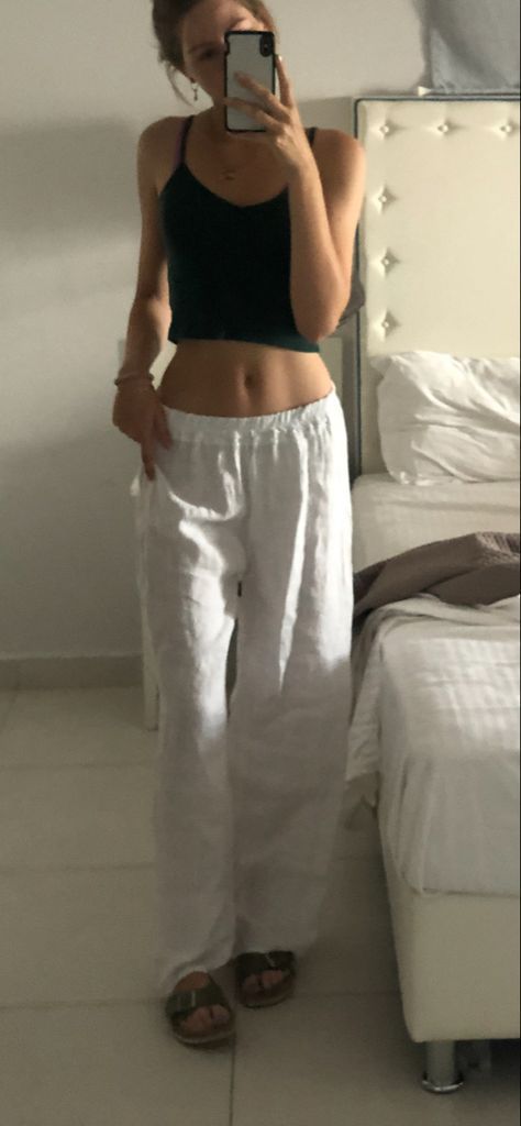 Linen Trousers Women Outfit, Linen Pants Outfit Summer Aesthetic, Linen Trousers Outfit Aesthetic, Cotton Linen Pants Outfit, White Linen Pants Outfit Aesthetic, Linen Trousers Aesthetic, Linnebyxor Outfit Dam, Sweatpants Outfits Aesthetic, Sweatpants Summer Outfit