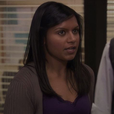 the office | kelly kapoor | aesthetic icons The Office Kelly Kapoor, Office Cast, Kelly Kapoor, Jim Pam, Office Icon, Best Tv Shows, Best Tv, The Office, Favorite Character