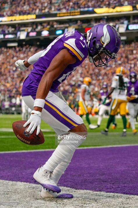 Justin Jefferson Pictures, Minnesota Vikings Justin Jefferson, Justin Jefferson Wallpaper Iphone, Justin Jefferson Pfp, Wide Receiver Drip, Justin Jefferson Wallpaper, Nfl Gifs, Justin Jefferson Griddy, Football Vikings