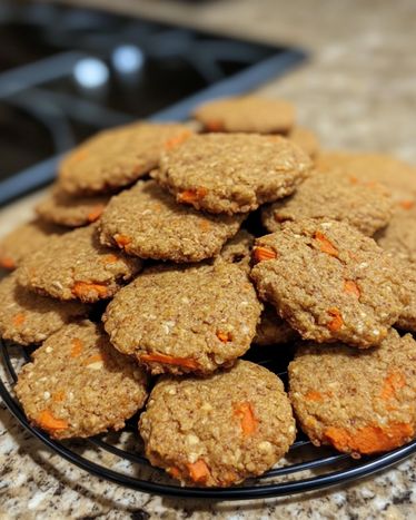 Peanut Butter & Carrot Dog Cookies are easy, healthy, and your dog will love them. Make these treats today! Subscribe for more recipes. Peanut Butter Carrot Dog Treats, Peanut Butter And Carrot Dog Treats, Vegetable Dog Treats Homemade, Carrot Dog Treats, Carrots And Peanut Butter, Carrot Dogs, Butter Carrots, Healthy Dog Treats Homemade, Peanut Butter Dog Treats