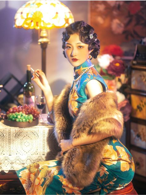 Shanghai Aesthetic, Old Shanghai Style, Secret Shanghai, Shanghai Tang, Old Shanghai, Chinese Aesthetic, Concept Clothing, Chinese Wedding, Chinese Clothing