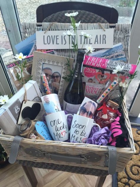 Engagement Basket Ideas, Wedding Night Gift Basket, Engagement Hamper Ideas, Engagement Present Ideas, Engagement Hamper, Wedding Night Gift, Diy Engagement Gifts, Engagement Basket, Engagement Gift Baskets