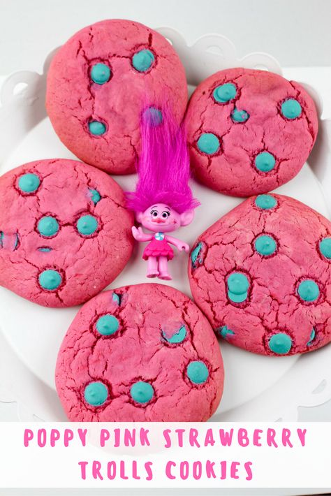 Poppy Pink Strawberry Trolls Cookies Trolls Dessert Ideas, Trolls Cupcake Cake, Bergen Trolls, Trolls Treats, Trolls Cookies, Daycare Birthday, Trolls Cakes, Milo Cake, Trolls Party