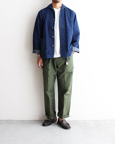 Japanese Americana Fashion Men, Outfits With Green Pants, Uniqlo Men Outfit, Olive Cargo Pants Outfit, Americana Fashion Men, Japanese Americana, Clothing Branding Design, Americana Outfits, Japanese Street Fashion Men