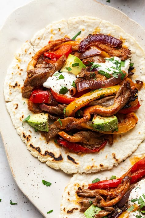 Easy vegan fajitas - Lazy Cat Kitchen Fajitas Vegan, Vegan Fajitas, Tacos Vegan, Lazy Cat Kitchen, Cat Kitchen, Vegan Sour Cream, Mexican Foods, Lazy Cat, Quesadillas