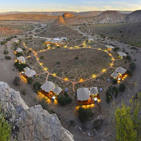 African Safari Decor, African Lodge, Campsite Ideas, Lodges South Africa, African Safari Lodge, Lodges Design, Resort Design Plan, Africa Vacation, Luxury Safari Lodge