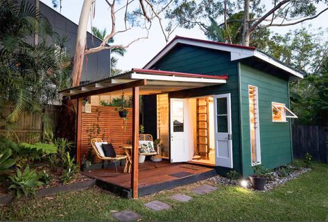 Airbnb Magazine Features Tiny Houses Around the World - Tiny House Blog Tiny House Blog, Tiny House Builders, Building A Tiny House, Casa Container, Tiny House Movement, Tiny House Living, Tiny House Plans, Tiny House On Wheels, House Built