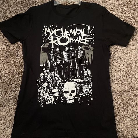 Emo Cloth, My Chemical Romance Band, Mcr Black Parade, Band Shirt Outfits, Scene Shirt, Emo Shirts, Emo Fits, Silly Clothes, Vintage Band Tees