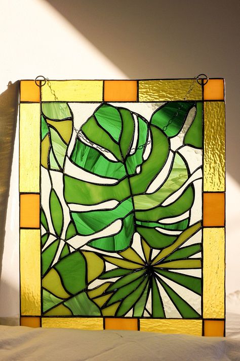 Plant Stained Glass Window, Glass Painting Portrait, Glass Painting Designs Window, Plant Suncatcher, Glass Drawing, Diy Stained Glass Window, Glass Painting Patterns, Green Birthday, Garden Window