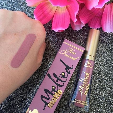 Two Face, Purple Lipstick, Makeup Swatches, Makeup Style, Makeup Obsession, Kiss Makeup, Makeup Goals, Love Makeup, Makeup Hair