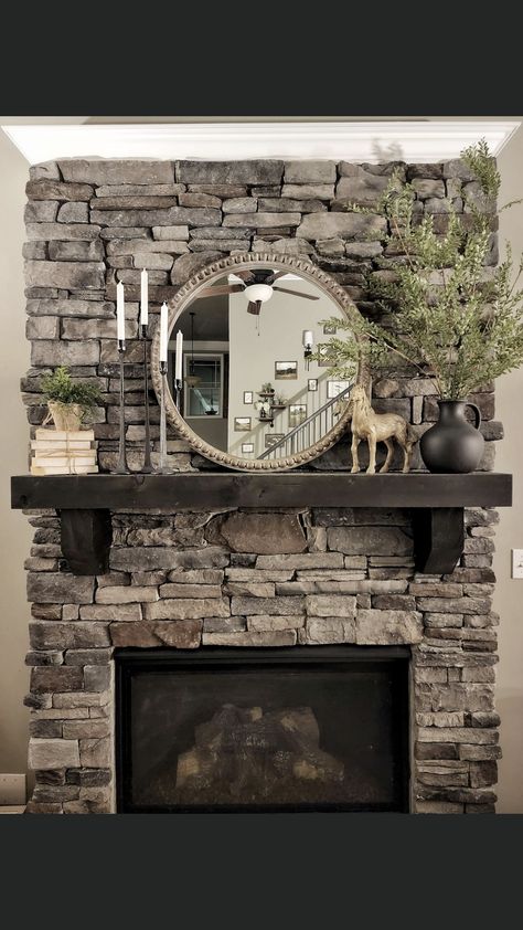 Mirror Fireplace Mantle, Fireplace Hearth Decor, Corner Fireplace Makeover, Mirror Over Fireplace, Spring Mantle Decor, Wood Mantle Fireplace, Farmhouse Mantle Decor, Farmhouse Fireplace Decor, Farmhouse Mantle