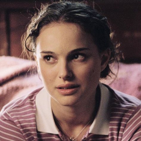 Natalie Portman Tumblr, Natalie Portman Movies, 80s Gif, Garden State, Better Homes And Garden, Famous Movies, Movie Wallpapers, Natalie Portman, Miss Dior