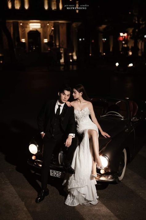 Mafia Style Wedding Photos, Prewed Mafia Konsep, Mafia Engagement Photos, Mafia Wedding Photoshoot, Mafia Couple Photoshoot, Wedding Prenup Photoshoot, Mafia Themed Wedding, Mafia Photoshoot Ideas, Prewedding Mafia