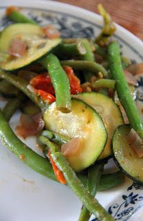 Jo and Sue: Zucchini and Green Beans Zucchini And Green Beans, Green Bean Dishes, Green Beans And Tomatoes, Yummy Salad Recipes, Green Bean Recipes, Healthy Sides, Family Cooking, Tomato Recipes, Vegetable Sides