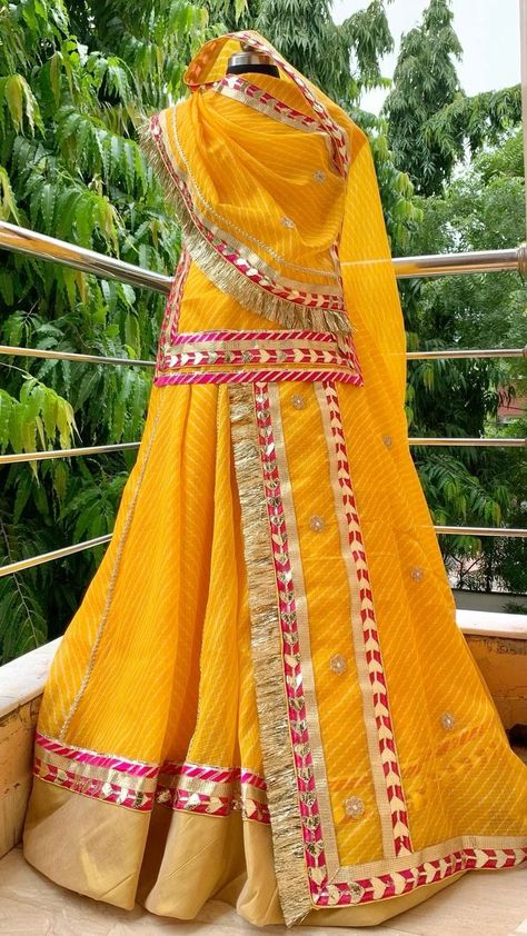 Rajputi Dress Women, Rajput Poshak, Frock Design For Stitching, Sawan Month, Poshak Rajputi, Culture Of Rajasthan, Rajasthani Culture, Rajasthani Bride, Ceremony Outfit