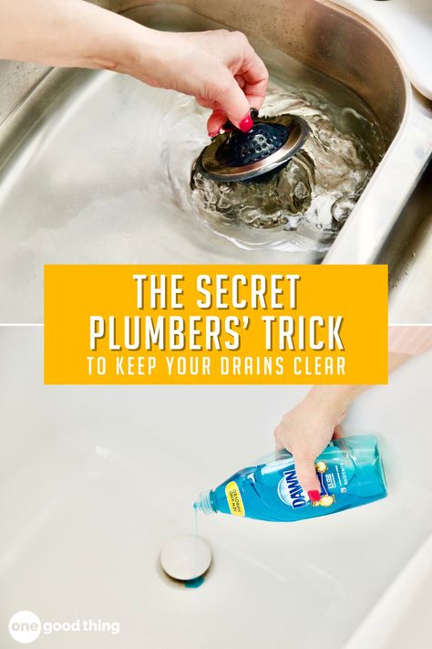 You'll never have to unclog a sink or tub drain if it never gets clogged in the first place! Check out this secret plumbers' trick that will keep your drains clear and clog-free! Unclog Tub Drain, Smelly Sink Drain, Smelly Shower Drain, Unclog Sink Drain, Clogged Sink Bathroom, Clean Clogged Drain, Unclog A Sink, Cleaning Sink Drains, Smelly Sink