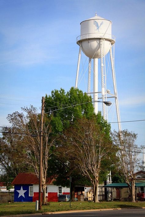 Lindale, Texas Lindale Texas, Destination Places, Water Towers, Loving Texas, East Texas, Water Tower, Space Needle, American History, Places To See