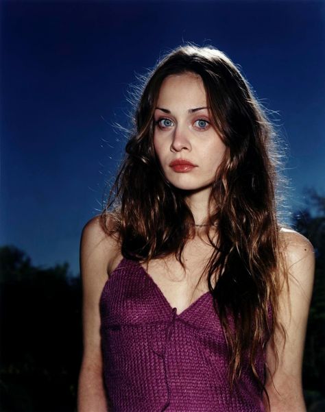 Fiona Apple Feminine Urge, 90s Actors, Fiona Apple, Beachy Outfits, Mazzy Star, Female Musicians, I'm With The Band, Lorde, Beauty Industry