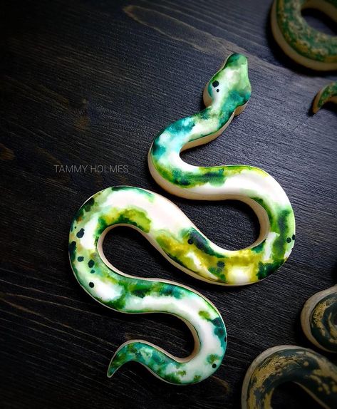 Snake Cookies, Tammy Holmes, Painted Sugar Cookies, Snake Cakes, Snake Birthday, Watercolor Cookies, Painted Cookies, Egyptian Party, Biscuit Decoration