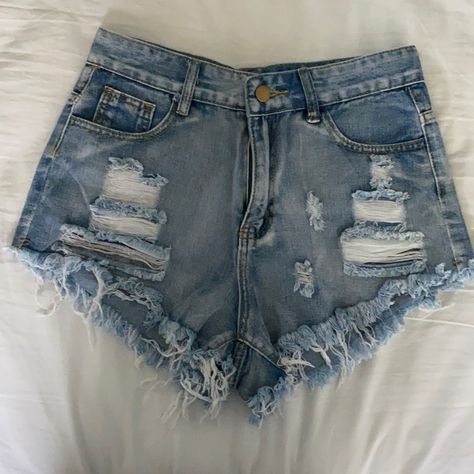 Ripped Blue Denim Shein Jean Shorts In Size Small Never Worn Outfit Soiree, Ripped Jeans Shorts, Teen Crop Tops, Lace Jean Shorts, Teen Jeans, Denim Jeans Outfit, Shein Shorts, Look Con Short, Cute Country Outfits