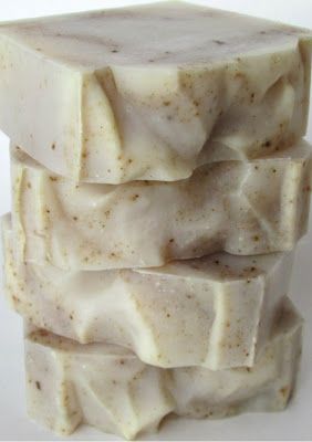 Oil Butter: Vanilla Bean Soap Vanilla Soap Recipe, Vanilla Soap, Vanilla Bean Powder, Soap Making Recipes, Cupcake Soap, Soap Craft, Homemade Lotion, Soap Recipe, Homemade Soap Recipes