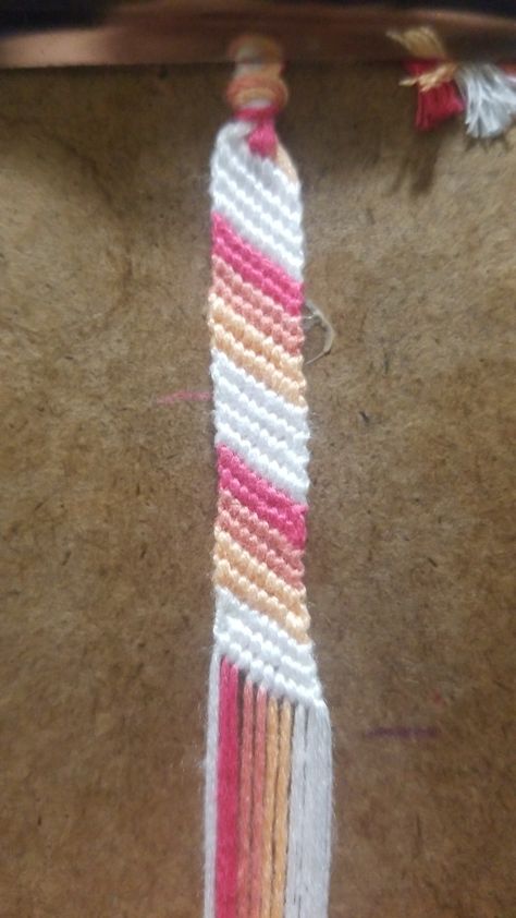 How To Make A Candy Stripe Bracelet Tutorial, Thread Bracelets Chevron, Different Chevron Bracelet Patterns, Candystripe Friendship Bracelet, How To Make A Candy Stripe Bracelet, Obx Friendship Bracelets Ideas, Candy Stripe Bracelet Colors, Bracelet Patterns Candy Stripe, Strung Bracelet Ideas