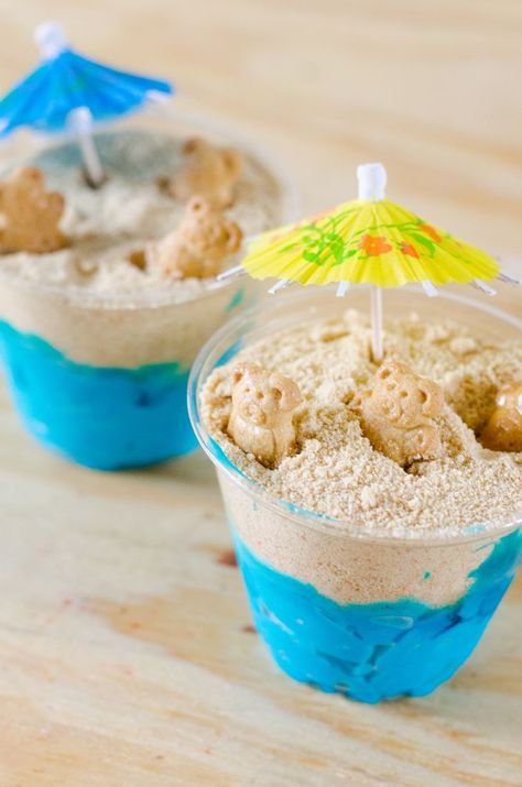 Sand Bucket Beach Bear Cups Sand Dessert, Sand Pudding, Easy Summer Recipes, Beach Dessert, Edible Sand, Beach Treats, Beach Snacks, Sand Bucket, Beach Cups