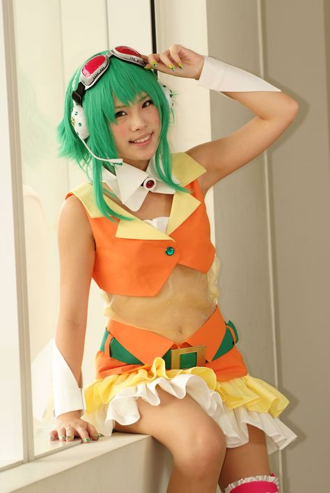 Gumi (uniform) Cosplay Gumi Cosplay, Comic Con Costumes, Vocaloid Cosplay, Awesome Cosplay, Amazing Cosplay, Cosplay Makeup, Best Cosplay, Vocaloid, Wigs