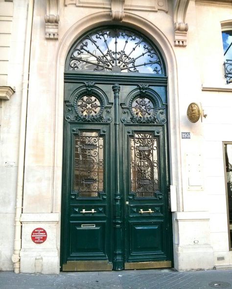 French Entrance, Apartment Entrance Door, Wooden Double Door, Apartment Front Doors, Parisian Doors, Georgian Houses, Textiles Gcse, Paris Door, French Front Doors