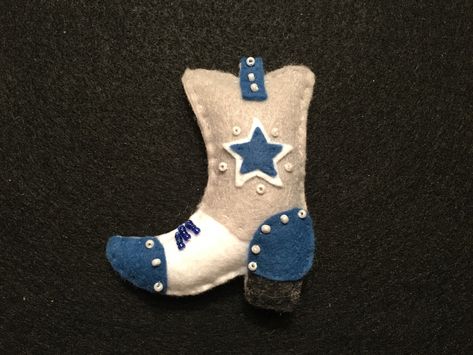 Felt Dallas Cowboy boot ornament Felt Cowboy Boot Ornament, Boot Ornament, Felt Figures, Texas Ornaments, Felt Ornaments Diy, Cowboy Crafts, Handmade Felt Ornament, Texas Things, Texas Christmas