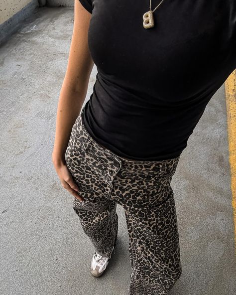 NEW IN🐆🖤👀💫 Introducing the LEOPARD CHIC PANT!🐆 The wait is over for this must-have item. Leopard print is here to stay, combining bold style with unbeatable comfort. Step up your wardrobe with this trendy new arrival!🫶🏼 NOW LIVE ONLINE🖤 SHOP NOW💻 Leapord Print Pants Fit, Leopard Print Pants Outfit Classy, Leopard Pants Outfit Winter, Wide Leg Leopard Pants Outfit, How To Style Leopard Pants, Cheetah Print Jeans Outfit, Leopard Print Trousers Outfit, Zebra Print Pants Outfit, Printed Trousers Outfit