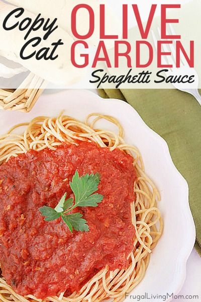 Want to head out to Olive Garden but your wallet is a bit light? Take a little time to make up this awesome Copycat Olive Garden Spaghetti Sauce. You can use it on regular or gluten free pasta, or zucchini noodles, make lasagna or any other Italian dish with red sauce that you love! Olive Garden Spaghetti Sauce, Garden Spaghetti Sauce, Olive Garden Spaghetti, Copycat Olive Garden, Olive Garden Recipes, Spaghetti Sauce Recipe, Homemade Spaghetti Sauce, Veggie Meals, Copycat Restaurant Recipes