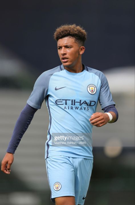 Jaden Sancho, Jadon Sancho, England Players, Foot Ball, Soccer Guys, Soccer Goal, Man Utd, Aesthetic Iphone, Manchester City