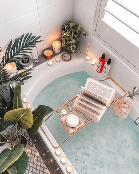 Pinterest & Instagram @misshrenae Bath Aesthetic, Dream Bath, Vanity Decor, Relaxing Bath, Home Spa, Spa Day, 인테리어 디자인, My Dream Home, Bathroom Interior