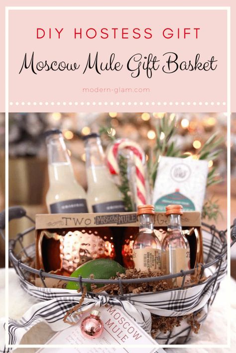 Gift Basket with copper mugs Baked Goods For Gifts, Mule Gift Basket, Moscow Mule Gift Basket, Homemade Hostess Gifts, Moscow Mule Gift, Gift Basket Diy, Easy Gift Baskets, Diy Hostess Gifts, Moscow Mules