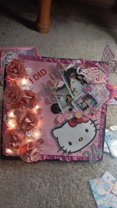 I did it for us! love hellokitty sm! Cute Cap Ideas For Graduation, Hello Kitty Senior, Monica Core, Hello Kitty Graduation Cap, Cap Ideas For Graduation, Hello Kitty Graduation, Diy Caps, Senior 25, Cute Cap